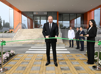 Prezident İlham Əliyev dərman preparatları istehsalı müəssisəsinin açılışında iştirak edib