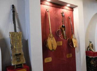 Astanada İncəsənət Muzeyinin təntənəli açılışı və ustad sənətkarların hazırladığı musiqi alətlərinin rəsmi təqdimatı keçirilib