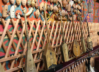 Astanada İncəsənət Muzeyinin təntənəli açılışı və ustad sənətkarların hazırladığı musiqi alətlərinin rəsmi təqdimatı keçirilib