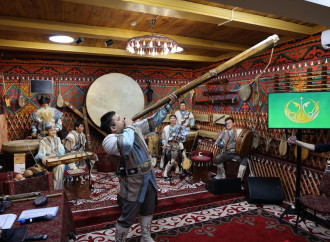 Astanada İncəsənət Muzeyinin təntənəli açılışı və ustad sənətkarların hazırladığı musiqi alətlərinin rəsmi təqdimatı keçirilib