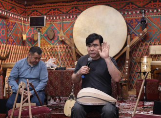 Astanada İncəsənət Muzeyinin təntənəli açılışı və ustad sənətkarların hazırladığı musiqi alətlərinin rəsmi təqdimatı keçirilib