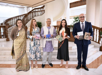 Heydər Əliyev Fondunun vitse-prezidenti Leyla Əliyeva və Bakı Media Mərkəzinin rəhbəri Arzu Əliyeva Dəkkədə Banqladeşin müvəqqəti hökumətinin Baş müşaviri ilə görüşüblər