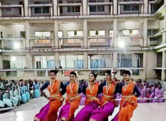 Heydər Əliyev Fondunun vitse-prezidenti Leyla Əliyeva və Bakı Media Mərkəzinin rəhbəri Arzu Əliyeva Dəkkədə uşaq evini ziyarət ediblər