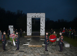 Azərbaycan və Slovakiya Prezidentləri Bratislavada Azadlıq Qapısı abidəsini ziyarət ediblər