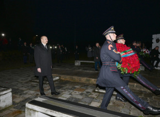 Azərbaycan və Slovakiya Prezidentləri Bratislavada Azadlıq Qapısı abidəsini ziyarət ediblər