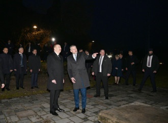 Azərbaycan və Slovakiya Prezidentləri Bratislavada Azadlıq Qapısı abidəsini ziyarət ediblər