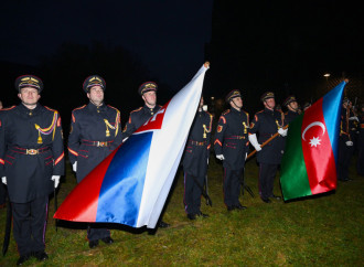 Azərbaycan və Slovakiya Prezidentləri Bratislavada Azadlıq Qapısı abidəsini ziyarət ediblər
