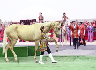 Heydər Əliyev Fondunun vitse-prezidenti Leyla Əliyeva Türkmənistan milli mətbəxinə həsr olunan sərgidə iştirak edib
