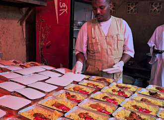 Sudanda humanitar layihə çərçivəsində insanlara  yemək paylanılıb