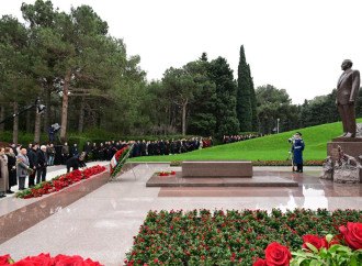 Mədəniyyət Nazirliyinin kollektivi Ümummilli Lider Heydər Əliyevin məzarını ziyarət edib
