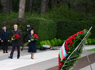 Dövlət və hökumət rəsmiləri Fəxri xiyabanda Ulu Öndər Heydər Əliyevin xatirəsini yad ediblər