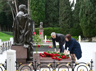 Dövlət və hökumət rəsmiləri Fəxri xiyabanda Ulu Öndər Heydər Əliyevin xatirəsini yad ediblər