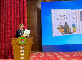 Qismət Gözəlov Qurbanqulu Berdiməhəmmədovun Azərbaycan dilinə tərcümə edilən kitabının təqdimatında çıxış edib