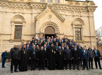 Forum iştirakçıları Müqəddəs Mürdaşıyan Zənənlər Kafedral Kilsəsi və Dağ yəhudiləri sinaqoqunun fəaliyyəti ilə tanış olublar