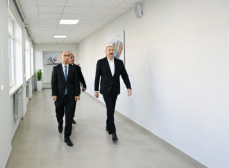 Prezident İlham Əliyev Kərkicahan qəsəbə 1 nömrəli tam orta məktəbin binasının əsaslı təmirdən sonra açılışında iştirak edib