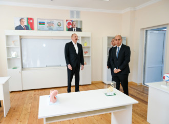 Prezident İlham Əliyev Kərkicahan qəsəbə 1 nömrəli tam orta məktəbin binasının əsaslı təmirdən sonra açılışında iştirak edib