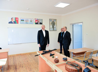 Prezident İlham Əliyev Kərkicahan qəsəbə 1 nömrəli tam orta məktəbin binasının əsaslı təmirdən sonra açılışında iştirak edib