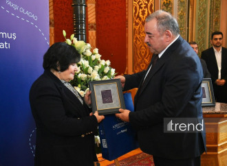 AZAL-ın Qazaxıstanda qəzaya uğrayan təyyarəsinə həsr olunmuş poçt markası təqdim olunub