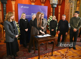 AZAL-ın Qazaxıstanda qəzaya uğrayan təyyarəsinə həsr olunmuş poçt markası təqdim olunub