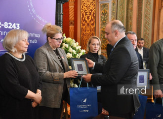 AZAL-ın Qazaxıstanda qəzaya uğrayan təyyarəsinə həsr olunmuş poçt markası təqdim olunub