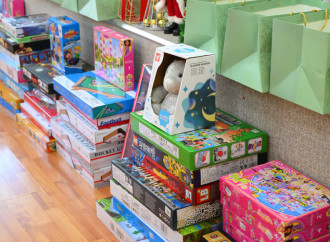 Heydər Əliyev Fondunun vitse-prezidenti Leyla Əliyeva, Arzu Əliyeva və Alena Əliyeva Bakı şəhəri 5 nömrəli internat tipli xüsusi ümumtəhsil məktəbində olublar