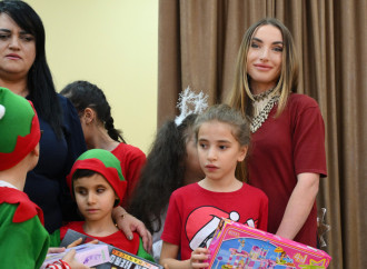 Heydər Əliyev Fondunun vitse-prezidenti Leyla Əliyeva, Arzu Əliyeva və Alena Əliyeva Bakı şəhəri 5 nömrəli internat tipli xüsusi ümumtəhsil məktəbində olublar