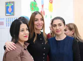 Heydər Əliyev Fondunun vitse-prezidenti Leyla Əliyeva, Arzu Əliyeva və Alena Əliyeva Bakı şəhəri 5 nömrəli internat tipli xüsusi ümumtəhsil məktəbində olublar