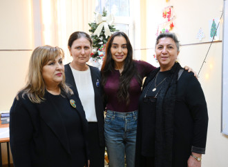 Heydər Əliyev Fondunun vitse-prezidenti Leyla Əliyeva, Arzu Əliyeva və Alena Əliyeva Bakı şəhəri 5 nömrəli internat tipli xüsusi ümumtəhsil məktəbində olublar