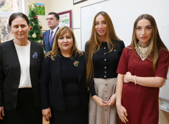 Heydər Əliyev Fondunun vitse-prezidenti Leyla Əliyeva, Arzu Əliyeva və Alena Əliyeva Bakı şəhəri 5 nömrəli internat tipli xüsusi ümumtəhsil məktəbində olublar