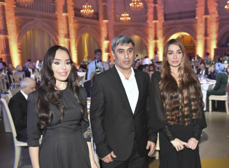 Heydər Əliyev Fondunun vitse-prezidenti Leyla Əliyeva və Bakı Media Mərkəzinin rəhbəri Arzu Əliyeva ilin idman yekunları ilə bağlı qala mərasimində iştirak ediblər