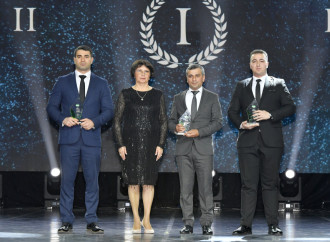 Heydər Əliyev Fondunun vitse-prezidenti Leyla Əliyeva və Bakı Media Mərkəzinin rəhbəri Arzu Əliyeva ilin idman yekunları ilə bağlı qala mərasimində iştirak ediblər