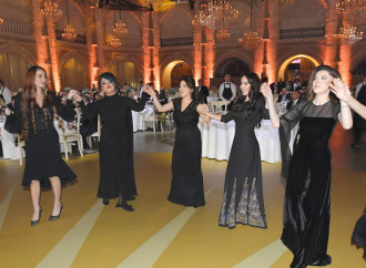 Heydər Əliyev Fondunun vitse-prezidenti Leyla Əliyeva və Bakı Media Mərkəzinin rəhbəri Arzu Əliyeva ilin idman yekunları ilə bağlı qala mərasimində iştirak ediblər