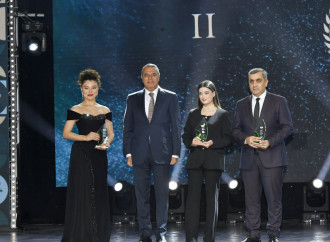 Heydər Əliyev Fondunun vitse-prezidenti Leyla Əliyeva və Bakı Media Mərkəzinin rəhbəri Arzu Əliyeva ilin idman yekunları ilə bağlı qala mərasimində iştirak ediblər