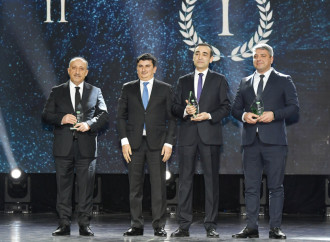 Heydər Əliyev Fondunun vitse-prezidenti Leyla Əliyeva və Bakı Media Mərkəzinin rəhbəri Arzu Əliyeva ilin idman yekunları ilə bağlı qala mərasimində iştirak ediblər