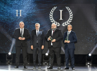 Heydər Əliyev Fondunun vitse-prezidenti Leyla Əliyeva və Bakı Media Mərkəzinin rəhbəri Arzu Əliyeva ilin idman yekunları ilə bağlı qala mərasimində iştirak ediblər