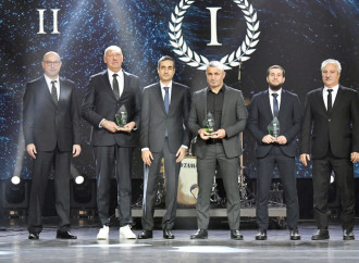 Heydər Əliyev Fondunun vitse-prezidenti Leyla Əliyeva və Bakı Media Mərkəzinin rəhbəri Arzu Əliyeva ilin idman yekunları ilə bağlı qala mərasimində iştirak ediblər