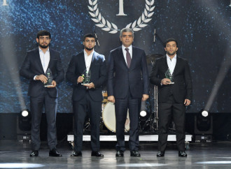 Heydər Əliyev Fondunun vitse-prezidenti Leyla Əliyeva və Bakı Media Mərkəzinin rəhbəri Arzu Əliyeva ilin idman yekunları ilə bağlı qala mərasimində iştirak ediblər