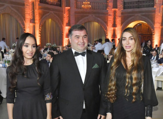 Heydər Əliyev Fondunun vitse-prezidenti Leyla Əliyeva və Bakı Media Mərkəzinin rəhbəri Arzu Əliyeva ilin idman yekunları ilə bağlı qala mərasimində iştirak ediblər