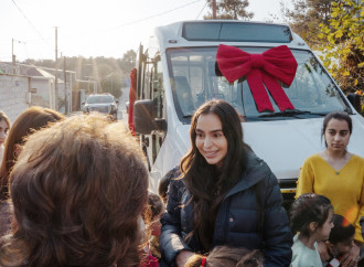 Heydər Əliyev Fondunun vitse-prezidenti Leyla Əliyeva, Arzu Əliyeva və Alena Əliyeva Təmiz Dünya sığınacağında yaşayan uşaqların bayram sevincinə şərik olublar
