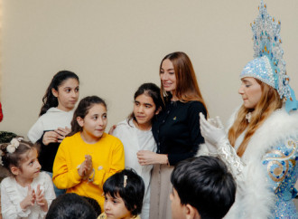 Heydər Əliyev Fondunun vitse-prezidenti Leyla Əliyeva, Arzu Əliyeva və Alena Əliyeva Təmiz Dünya sığınacağında yaşayan uşaqların bayram sevincinə şərik olublar