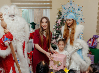 Heydər Əliyev Fondunun vitse-prezidenti Leyla Əliyeva, Arzu Əliyeva və Alena Əliyeva Təmiz Dünya sığınacağında yaşayan uşaqların bayram sevincinə şərik olublar