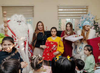 Heydər Əliyev Fondunun vitse-prezidenti Leyla Əliyeva, Arzu Əliyeva və Alena Əliyeva Təmiz Dünya sığınacağında yaşayan uşaqların bayram sevincinə şərik olublar