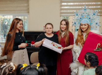 Heydər Əliyev Fondunun vitse-prezidenti Leyla Əliyeva, Arzu Əliyeva və Alena Əliyeva Təmiz Dünya sığınacağında yaşayan uşaqların bayram sevincinə şərik olublar