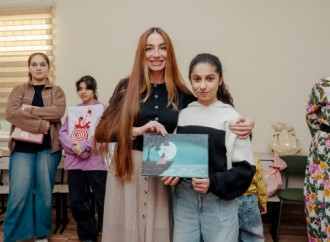 Heydər Əliyev Fondunun vitse-prezidenti Leyla Əliyeva, Arzu Əliyeva və Alena Əliyeva Təmiz Dünya sığınacağında yaşayan uşaqların bayram sevincinə şərik olublar