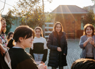 Heydər Əliyev Fondunun vitse-prezidenti Leyla Əliyeva, Arzu Əliyeva və Alena Əliyeva Təmiz Dünya sığınacağında yaşayan uşaqların bayram sevincinə şərik olublar