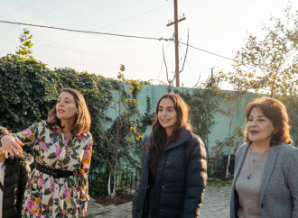 Heydər Əliyev Fondunun vitse-prezidenti Leyla Əliyeva, Arzu Əliyeva və Alena Əliyeva Təmiz Dünya sığınacağında yaşayan uşaqların bayram sevincinə şərik olublar