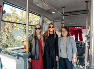 Heydər Əliyev Fondunun vitse-prezidenti Leyla Əliyeva, Arzu Əliyeva və Alena Əliyeva Təmiz Dünya sığınacağında yaşayan uşaqların bayram sevincinə şərik olublar