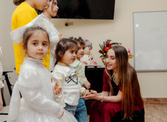 Heydər Əliyev Fondunun vitse-prezidenti Leyla Əliyeva, Arzu Əliyeva və Alena Əliyeva Təmiz Dünya sığınacağında yaşayan uşaqların bayram sevincinə şərik olublar