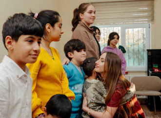 Heydər Əliyev Fondunun vitse-prezidenti Leyla Əliyeva, Arzu Əliyeva və Alena Əliyeva Təmiz Dünya sığınacağında yaşayan uşaqların bayram sevincinə şərik olublar