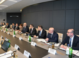 Əczaçılıq sənayesinin inkişafı müzakirə edilib